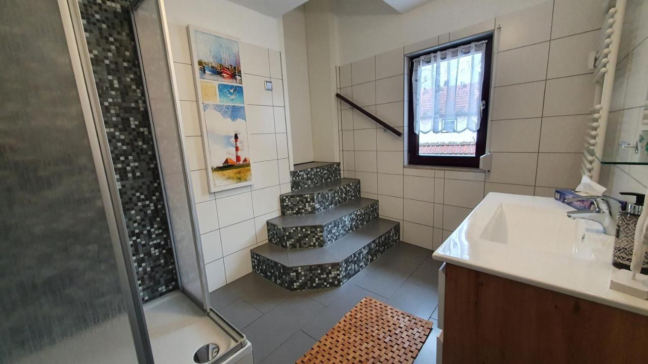 Gaestezimmer & Ferienwohnungen Thon Herbsleben Екстериор снимка