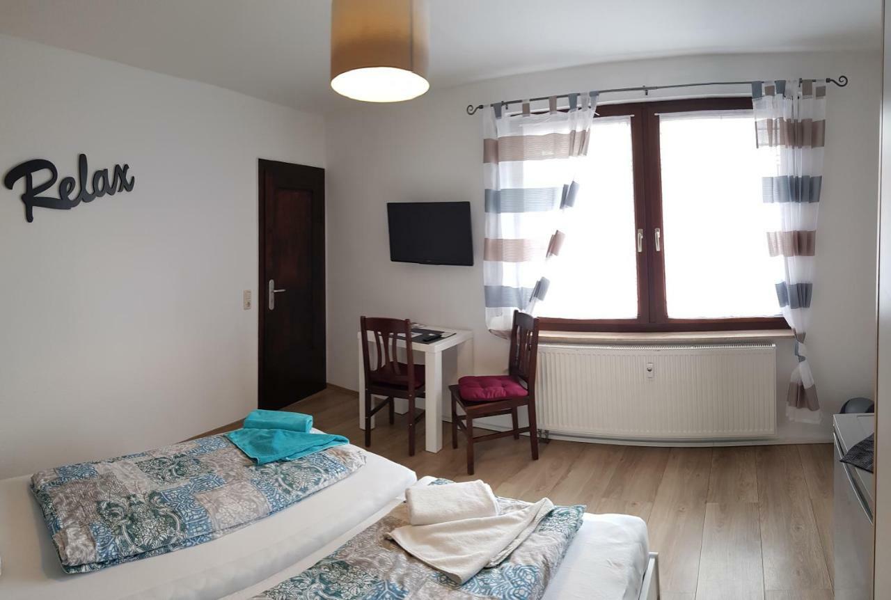 Gaestezimmer & Ferienwohnungen Thon Herbsleben Екстериор снимка